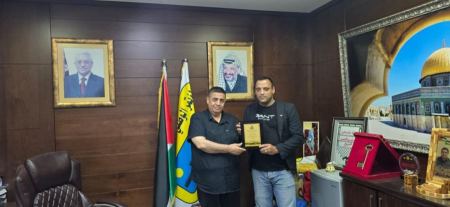 الجالية الفلسطينية في بريمن تكرم اللواء بلال النتشة تقديرا لجهوده